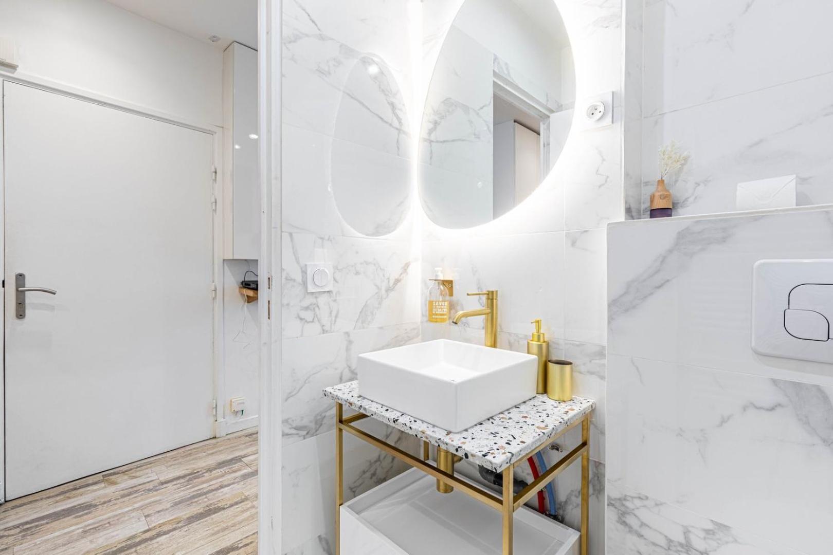 Guestready - Stunning Apartment Near Eiffel Tower Париж Экстерьер фото